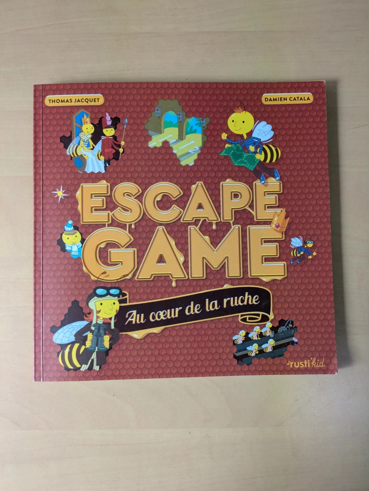 Livre escape game au cœur de la ruche